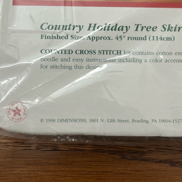 Dimensions Country Holiday Tree Skirt Cross Stitch Kit New NOS #8577 Rare VHTF - Picture 2 of 3